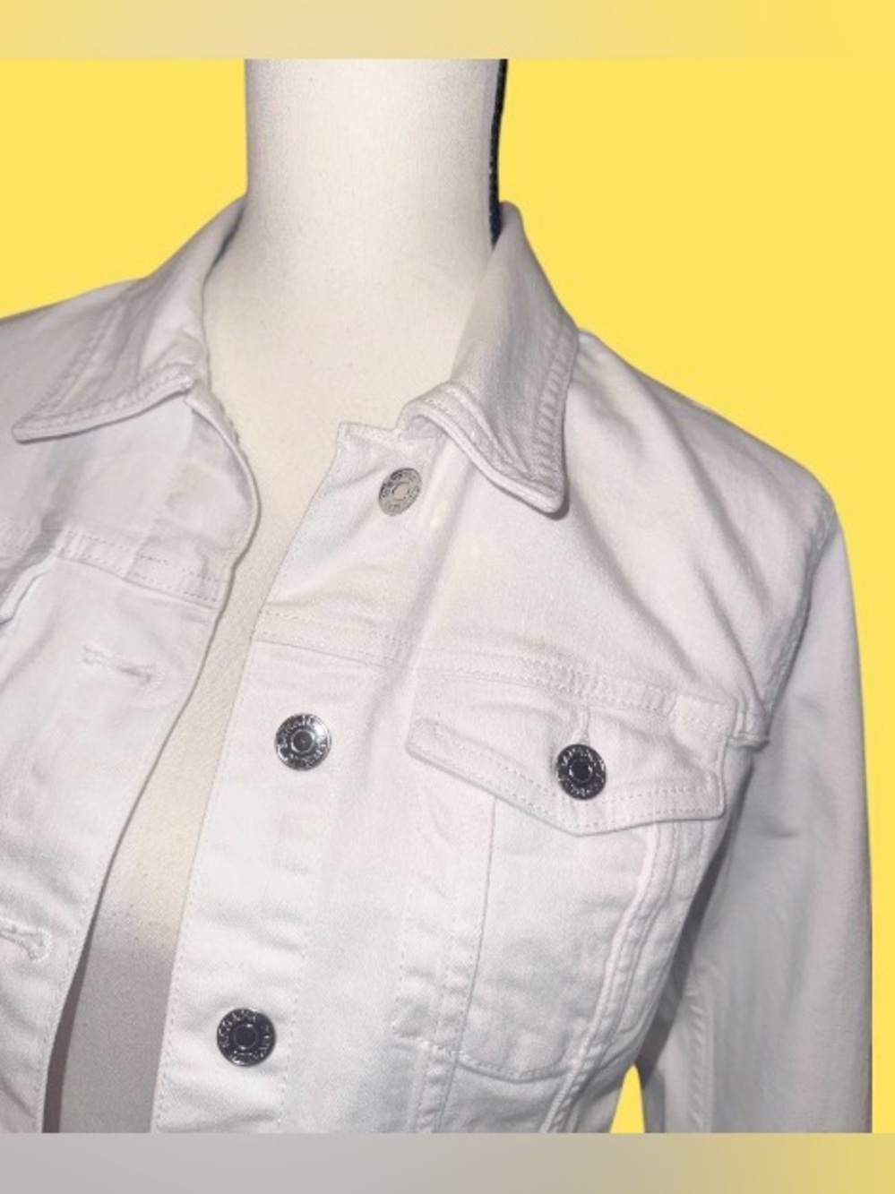 BANANA Republic white denim jacket women’s size Medium - Picture 4 of 17